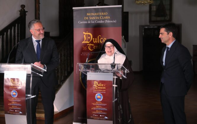 El presidente de las Cortes de Castilla y Le&oacute;n, Carlos Poll&aacute;n; junto al presidente de la fundaci&oacute;n Castila y Le&oacute;n, Juan Zapatero; y a sor Micaela,presenta en el Monasterio de santa Clara las jornadas de reposter&iacute;a de convento Dulce Tentaci&oacute;n' en Carri&oacute;n de los Condes (Palencia). Br&aacute;gimo / ICAL