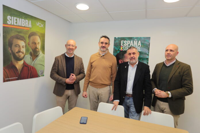 Encuentro procuradores regionales con los afiliados y simpatizantes de Vox en Palencia