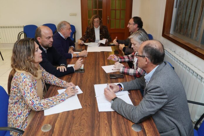 Los parlamentarios nacionales del Partido Popular por Palencia de reunen con representantes del sindicato CSIF