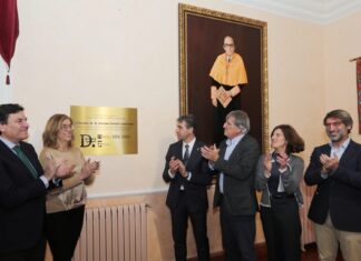 Carrión de los Condes rinde un homenaje a su ilustre paisano Enrique Fuentes Quintana Homenaje al economista Enrique Fuentes Quintana con motivo del centenario de su nacimiento