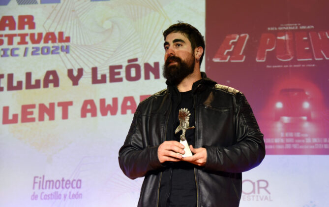 Carlos del Hierro recoge el premio Cyl New Talent por 'El Puente'