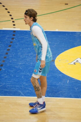 Alimerka Oviedo - S&uacute;per Agropal Palencia Baloncesto. 19/12/24. Foto: Javier Est&eacute;vez