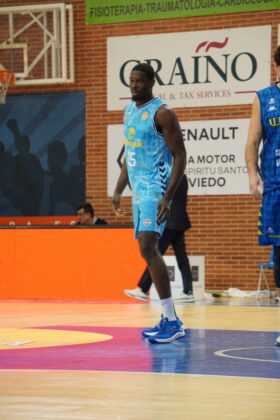 Alimerka Oviedo - S&uacute;per Agropal Palencia Baloncesto. 19/12/24. Foto: Javier Est&eacute;vez