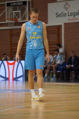 Alimerka Oviedo - S&uacute;per Agropal Palencia Baloncesto. 19/12/24. Foto: Javier Est&eacute;vez