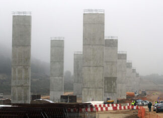 El ministro de Transportes supervisa el desarrollo de las obras en el tramo Quintanilla-Olivares de la A-11, en la provincia de Valladolid