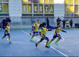 Niños jugando en el II Torneo de La Salle