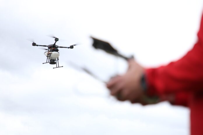 Presentación del dron capaz de reforestar el terreno con especies autóctonas