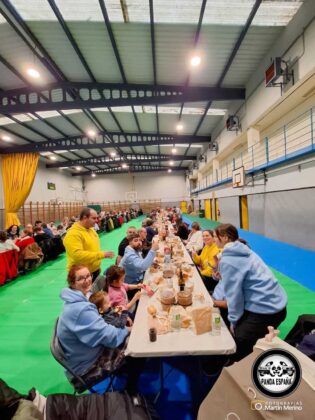 Comida en el III Villamuriel Panda Espa&ntilde;a