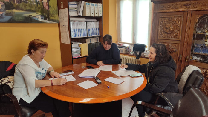 Reunión de las concejalas de Sanidad de Barruelo de Santullán y Brañosera y la presidenta de la Plataforma