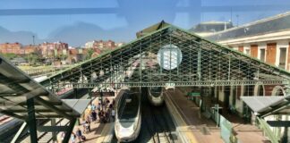Tren Avant en la estación de trenes Campo Grande de Valladolid