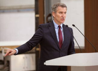 Feijóo carga contra el papel de “víctima” de Sánchez y exige su dimisión: “Le pido que se rinda a la Justicia”