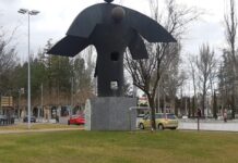Arte-basura de ‘lo ciclista’ como ornato de las glorietas de Palencia