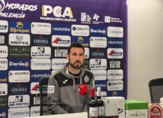 Álex Izquierdo en rueda de prensa tras el partido en casa ante Santa Marta de Tormes