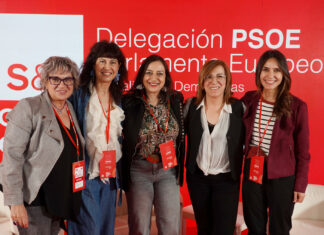 Ágora ‘Igualdad para transformar Castilla y León’ con (I a D) la senadora Elena Diego; la ministra de Igualdad, Ana Redondo, la alcaldesa de Palencia Miriam Andrés, la presidenta de Fademur Castilla y León Loreto Fernández y Juana López