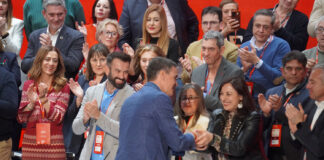 Miriam Andrés saluda a Pedro Sánchez en el Congreso autonómico del PSOE de Castilla y León - Aida Acitores