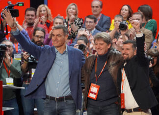 Pedro Sánchez, Carlos Martínez y Luis Tudanca en el Congreso del PSCyL celebrado en Palencia el 22 de febrero - Aida Acitores