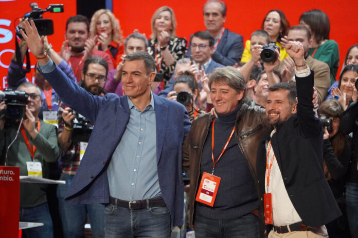Pedro Sánchez, Carlos Martínez y Luis Tudanca en el Congreso del PSCyL celebrado en Palencia el 22 de febrero - Aida Acitores