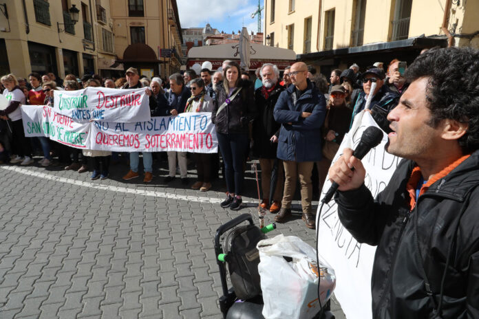Protestas a favor del soterramiento y contra el biogás con motivo de la visita de Pedro Sánchez a Palencia - Brágimo ICAL