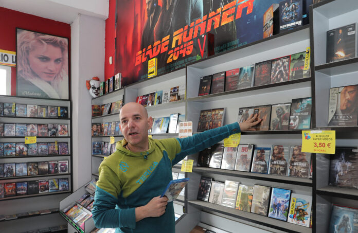 El gerente del video club Acuario de Palencia, Luis Manuel Pérez García El gerente del video club Acuario de Palencia, Luis Manuel Pérez García