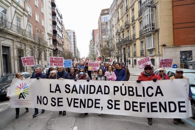 Manifestaci&oacute;n en defensa de la sanidad p&uacute;blica