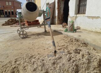 La Diputación de Palencia convoca las ayudas a ayuntamientos y juntas vecinales para la reforma o compra de viviendas Obras en una vivienda municipal en un pueblo de la provincia de Palencia. / Óscar Herrero