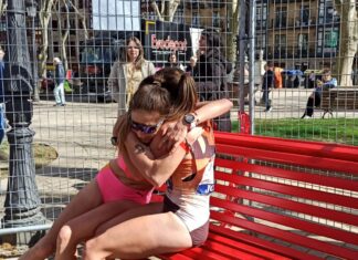Carla Gallardo con Laura Luengo. Fotografía: @10KBilbao