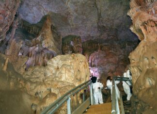 La Cueva de los Franceses dará un salto tecnológico con un sistema de proyección inmersiva Cueva de los Franceses
