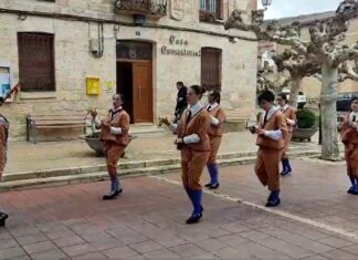 Danzantes en la fiesta de Santo Tomás de Villamediana