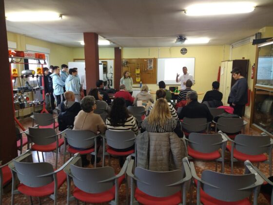 El IES Virgen de la Calle y el Parque de bomberos de Palencia colaboran en las primeras pruebas del desaf&iacute;o CanSat