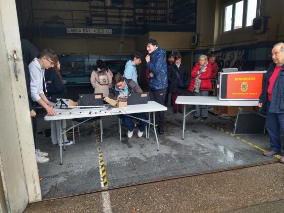 El IES Virgen de la Calle y el Parque de bomberos de Palencia colaboran en las primeras pruebas del desaf&iacute;o CanSat