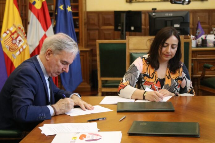 El subdelegado del Gobierno en Palencia, Ángel Miguel, y la alcaldesa de la ciudad, Miriam Andrés