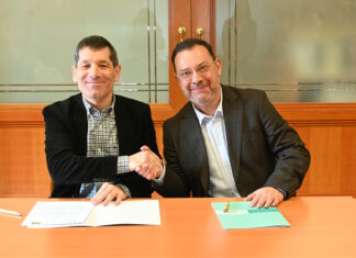 Firma-convenio-FIS-Gullón_11.03