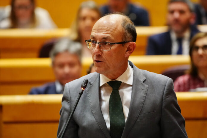 Jorge-Martínez-Antolín-en-el-Senado