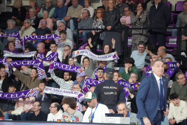 Gradas de Valladolid con la afici&oacute;n del S&uacute;per Agropal Palencia
