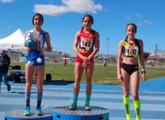 Marta Cabeza, bronce en el Campeonato autonómico de fondo en pista Marta Cabeza en el podio del autonómico. Fotografía: Puentecillas Palencia