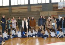 Mayores palentinos y alumnado del Colegio Marista Castilla pasan una especial jornada “Jugando entre Recuerdos” Mayores palentinos y alumnado del Colegio Marista Castilla pasan una especial jornada “Jugando entre Recuerdos”