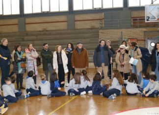 Mayores palentinos y alumnado del Colegio Marista Castilla pasan una especial jornada “Jugando entre Recuerdos”