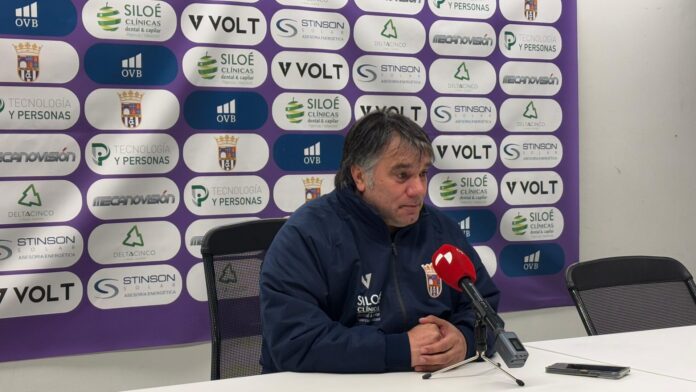 Miguel Ángel Miñambres en rueda de prensa