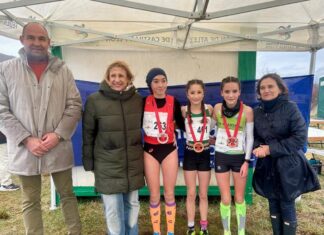Ana Pérez en el Podio del Campeonato Regional de campo a través en Ólvega