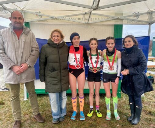 Ana P&eacute;rez en el Podio del Campeonato Regional de campo a trav&eacute;s en &Oacute;lvega