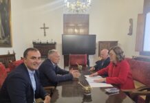 Reunión alcalde de Bárcena de Campos