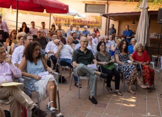 La asociación Amigos de Teatro Corsario nombra Amigo de Honor a Germán Vega