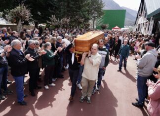 “Os vais haciendo tanto ruido como la pólvora cuando estalla”, dice la hija de uno de los mineros muertos en Degaña