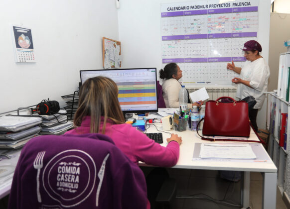 Comida casera a domicilio , elaboraci&oacute;n de menus personalizados en la cocina que la cooperativa Lovepamur tiene en la localidad de Salda&ntilde;a (Palencia). Br&aacute;gimo (ICAL)