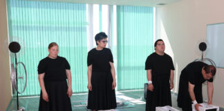 La compañía 'Includanza' de la Fundación San Cebrián, liderada por Natalí Camolez, ensaya su nuevo espectáculo 'Iris'. Brágimo (ICAL)