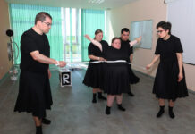 La compañía 'Includanza' de la Fundación San Cebrián, liderada por Natalí Camolez, ensaya su nuevo espectáculo 'Iris'. Brágimo (ICAL)