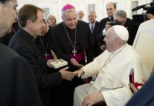 El papa Francisco recibe a la Fundación VIII Centenario de la Catedral. Burgos 2021