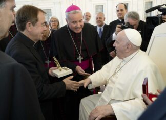 El papa Francisco recibe a la Fundación VIII Centenario de la Catedral. Burgos 2021