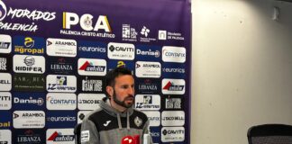 Álex Izquierdo tras la rueda de prensa tras el partido ante Mirandés B