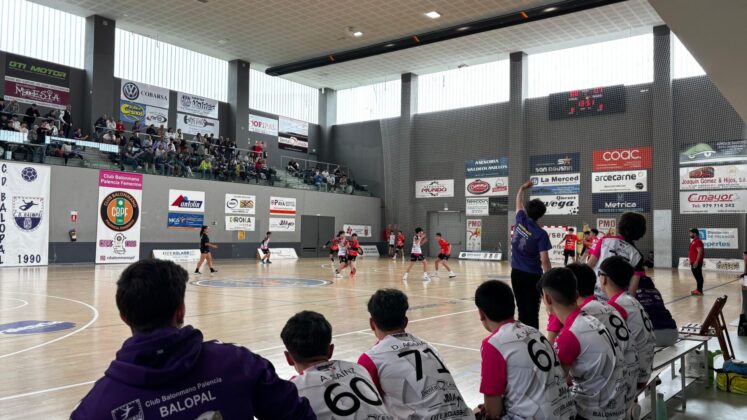 Balopal - Ademar Le&oacute;n en la Final Four infantil en el Pabell&oacute;n Mariano Haro